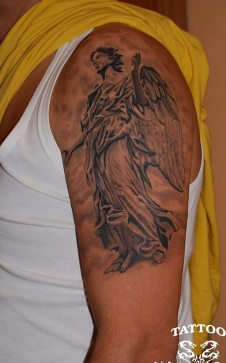 守护天使大臂纹身图案
