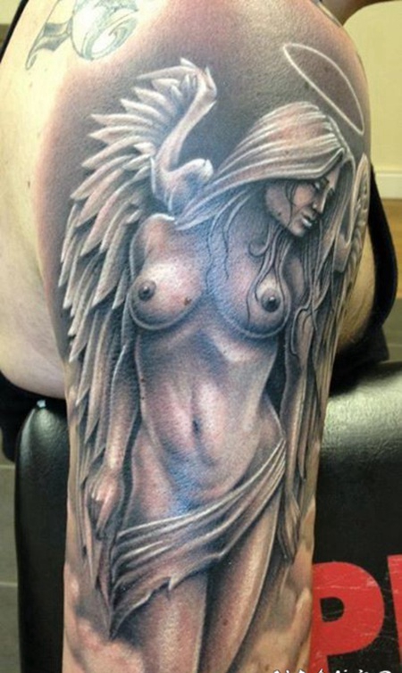 大臂可爱的天使裸体女孩纹身图案