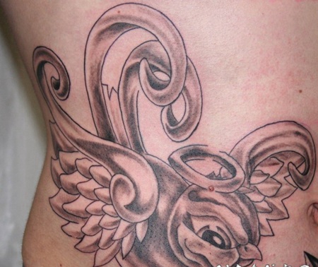 天使小鸟侧肋纹身图案