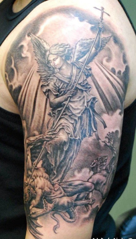 手臂天使斗恶魔纹身图案