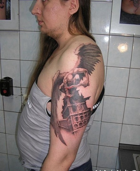 复仇天使战士和剑手臂纹身图案