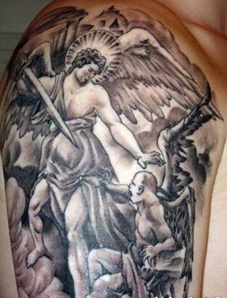 手臂天使与剑和恶魔纹身图案