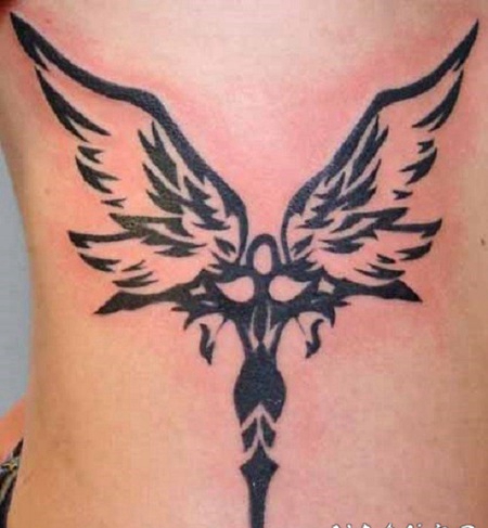 令人印象深刻的部落天使纹身图案