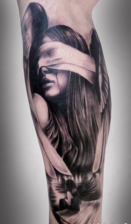 小腿非常写实的黑白失明女性天使纹身图案