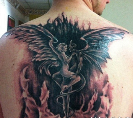 背部天使和恶魔纹身图案
