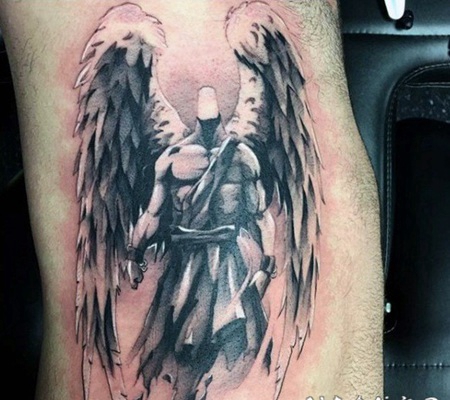 侧肋很酷的黑白天使纹身图案