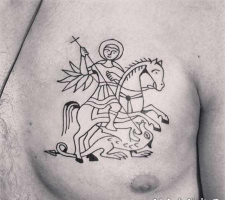 胸部黑色线条的天使战斗龙纹身图案