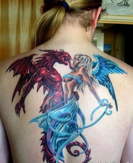 背部卡通风格彩色天使与魔鬼怪物纹身图案