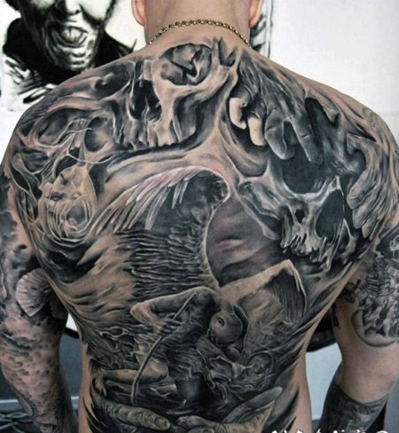 多愁善感的天使和神秘的手骷髅满背纹身图案