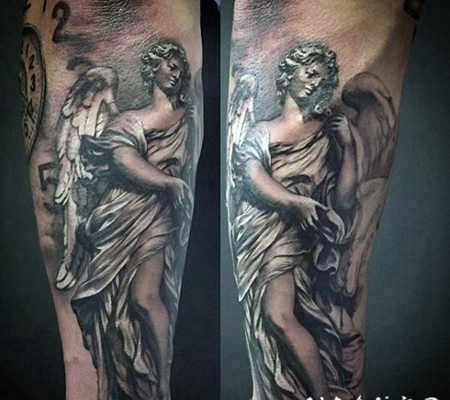 小臂宗教风格的天使纹身图案