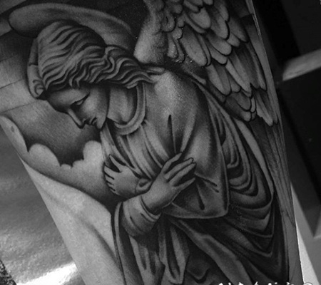 复古风格黑色的天使纹身图案