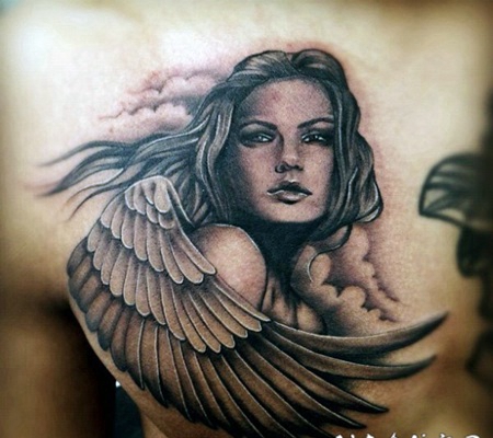 迷人的少女天使写实胸部纹身图案