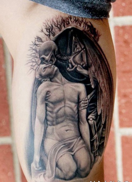 石雕风格的天使与骷髅骨架纹身图案