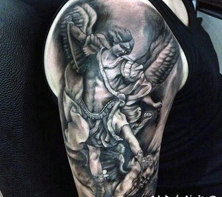 手臂old school黑色天使战士与恶魔纹身图案