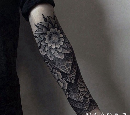 花之信仰，手臂好看的繁花图腾点刺纹身
