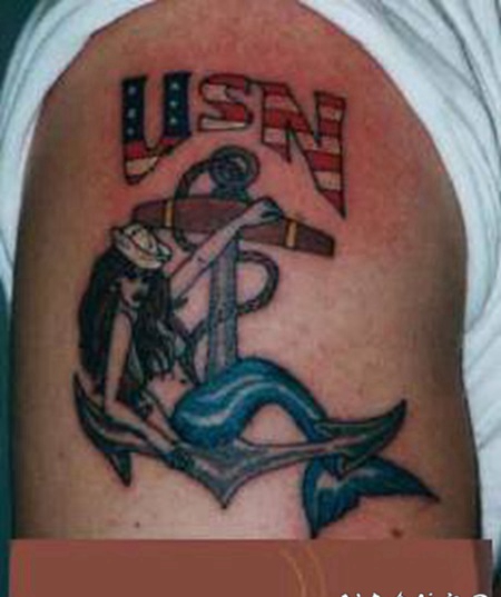 美国海军美人鱼和船锚手臂纹身图案