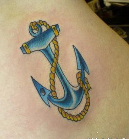 经典的蓝色船锚和绳子纹身图案