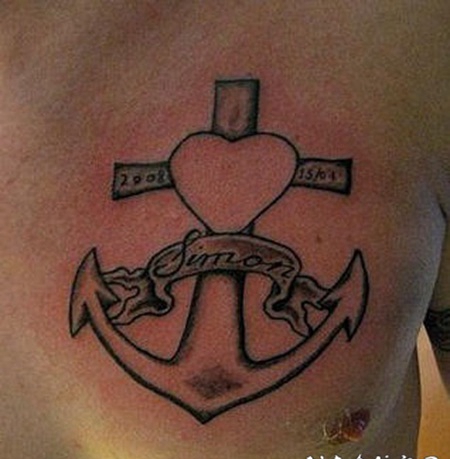 船锚与心形和十字架字母纹身图案