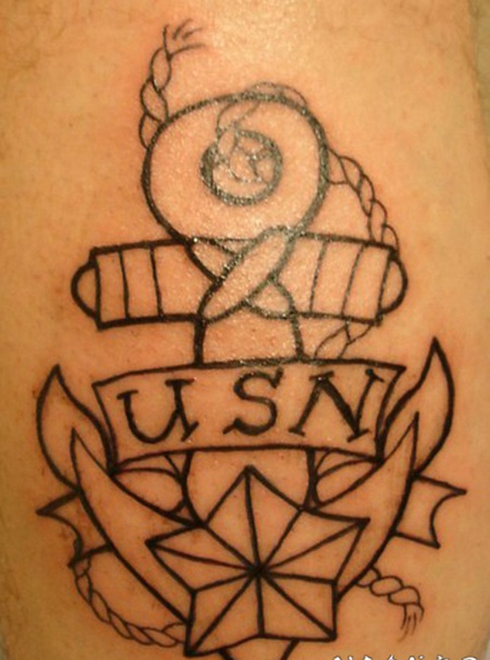 黑色线条美国海军船锚星星纹身图案