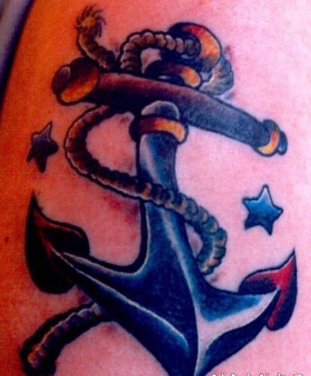 印象深刻的船锚彩色纹身图案