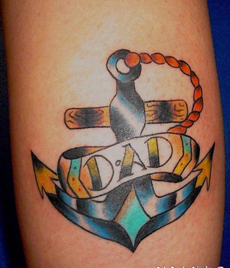 彩色的船锚和字母纹身图案