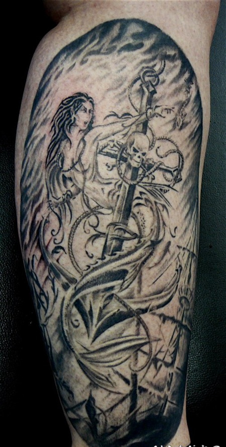 小腿邪恶的美人鱼与骷髅船锚纹身图案