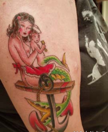 美人鱼和孩子船锚纹身图案
