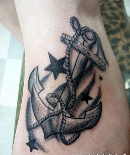 脚背船锚和星星传统纹身图案