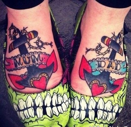 old school彩色船锚脚背纹身图案