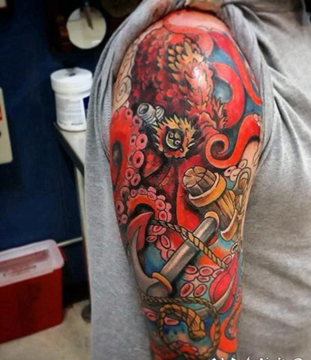 手臂彩色航海主题章鱼和船锚纹身图案