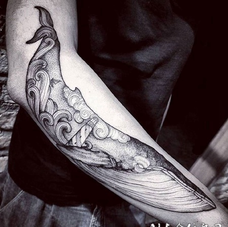 鲸吞万物，手臂好看的鲸鱼纹身