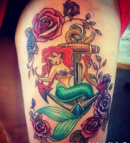 有趣的航海主题彩卡通美人鱼船锚大腿纹身图案