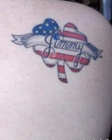 字母和美国国旗四叶草纹身图案