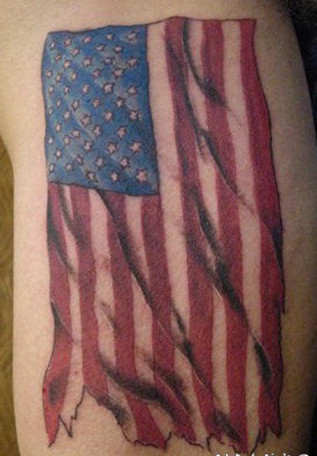 破旧的美国国旗纹身图案