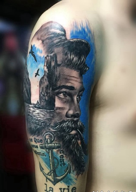 新风格的彩色水手船锚和鸟类纹身图案