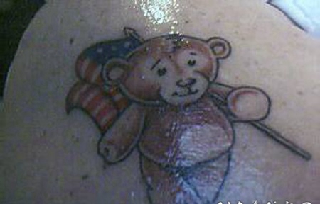 美国爱国者和小熊纹身图案