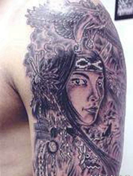 美国土著女孩手臂纹身图案