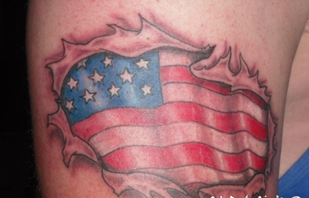 大臂美国国旗纹身图片