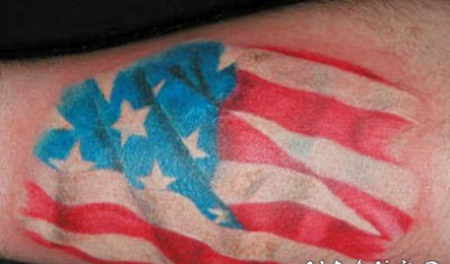 美国国旗彩色手臂纹身图案