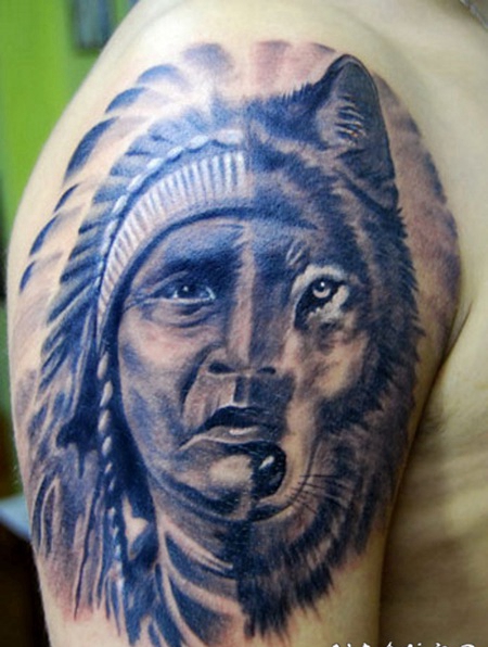 手臂美洲土著男子结合狼头纹身图案