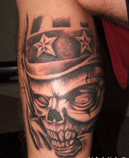 小腿美式帽子和骷髅纹身图案