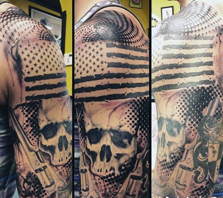 手臂黑白西部主题骷髅手枪纹身图案