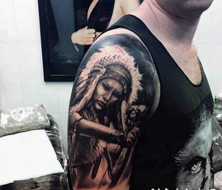 手臂黑色的印度女子射箭纹身图案