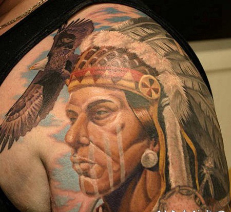 大臂逼真的美洲土著肖像纹身图案