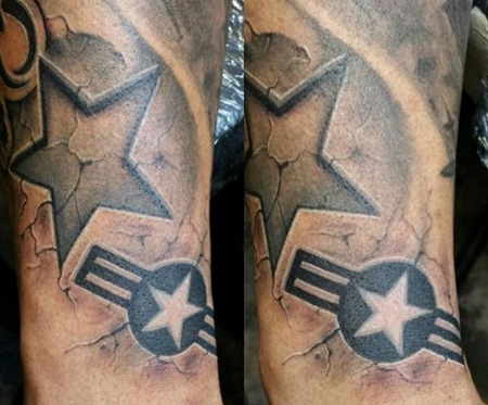 手臂黑白美国陆军符号纹身图案