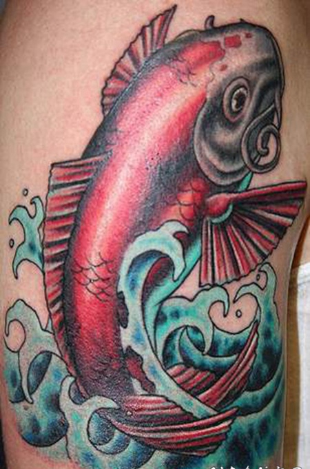 惊人的日本锦鲤彩色纹身图案