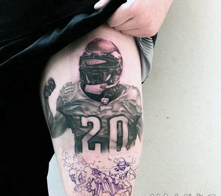 大腿彩色的美式橄榄球运动员纹身图案