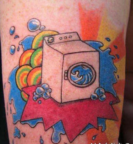 个性的洗衣机彩色纹身图案