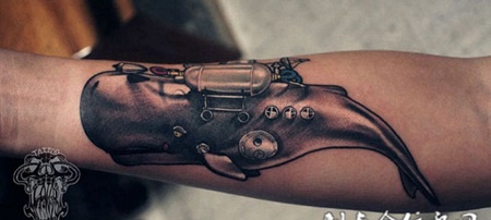 全副武装，手臂蒸汽朋克风鲸鱼纹身