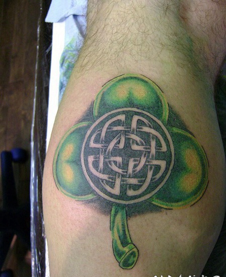 神奇的凯尔特结和四叶草纹身图案